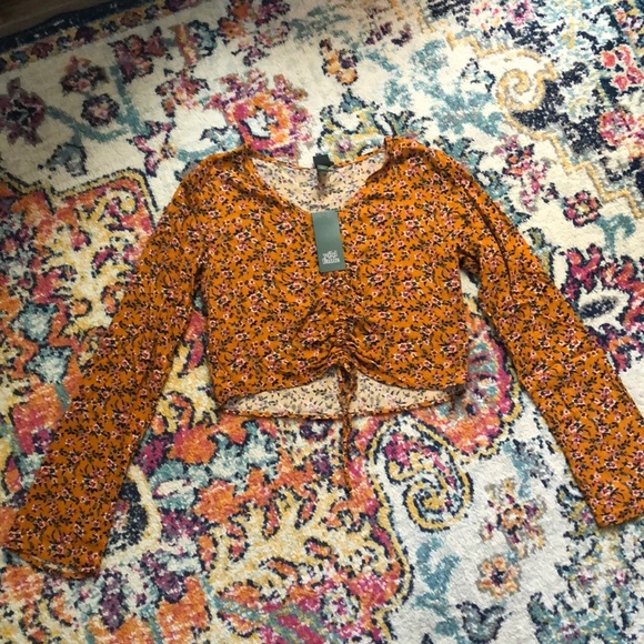 Crop Top with Bell Sleeves - Picture 2 of 5